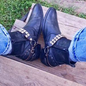 Steve madden western style ancle boot